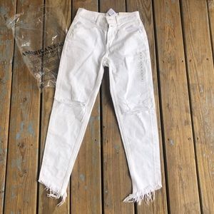 White American Eagle Mom Jeans